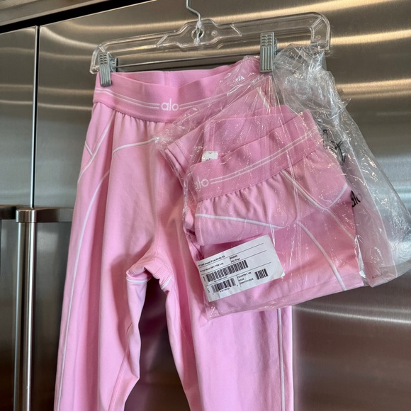 NWT Alo Airbrush High-Wasted Heart Throb Legging in Sweet Pink Yoga Brand new - Picture 3 of 16